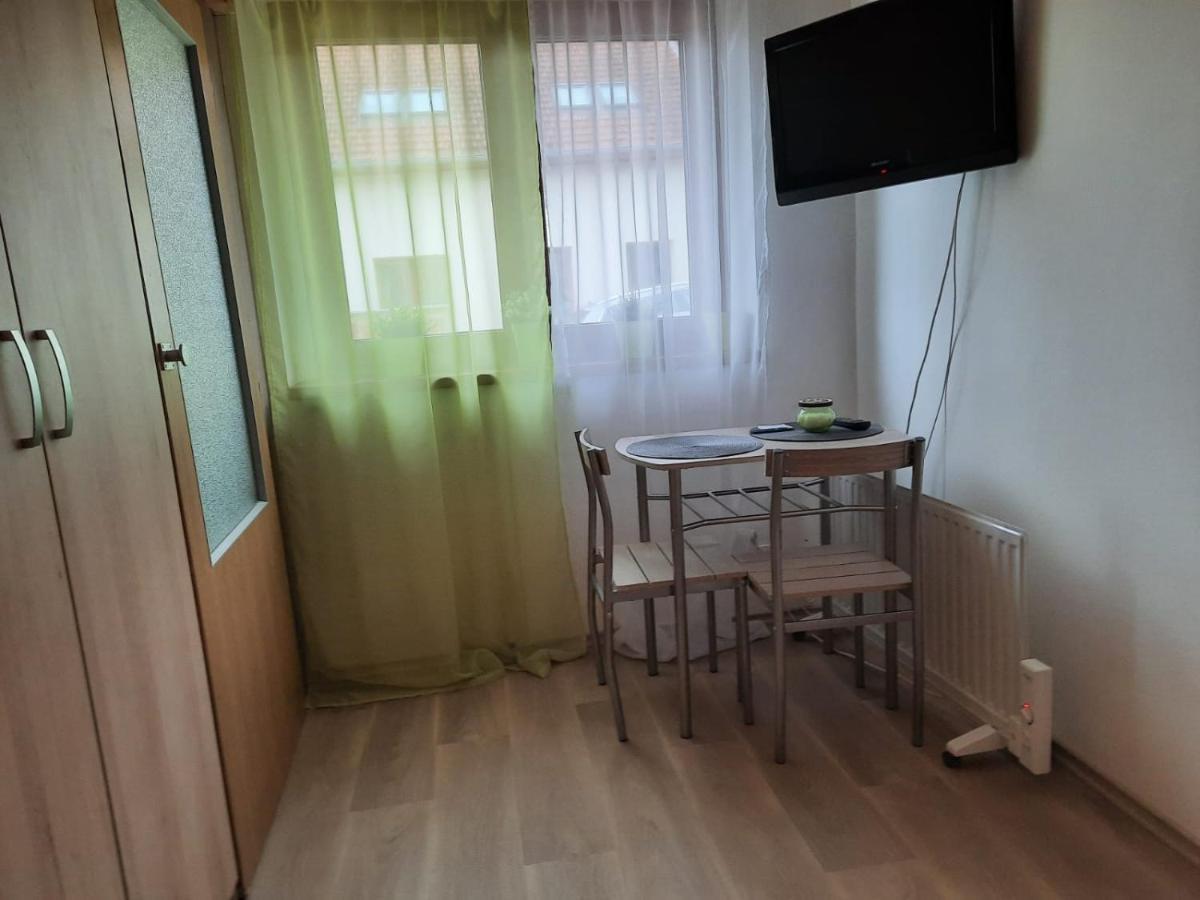 Utulne Studio U Marianskeho Udoli V Brne - Lisni Брно Экстерьер фото